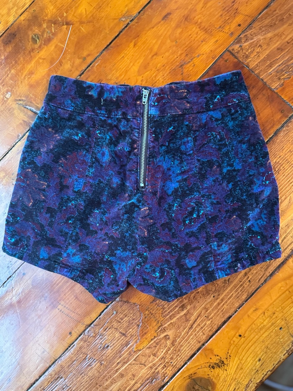 Kimchi Blue Velvet Floral Abstract High-Waist Women's Shorts - Deep Purple/Blue - Picture 2 of 4